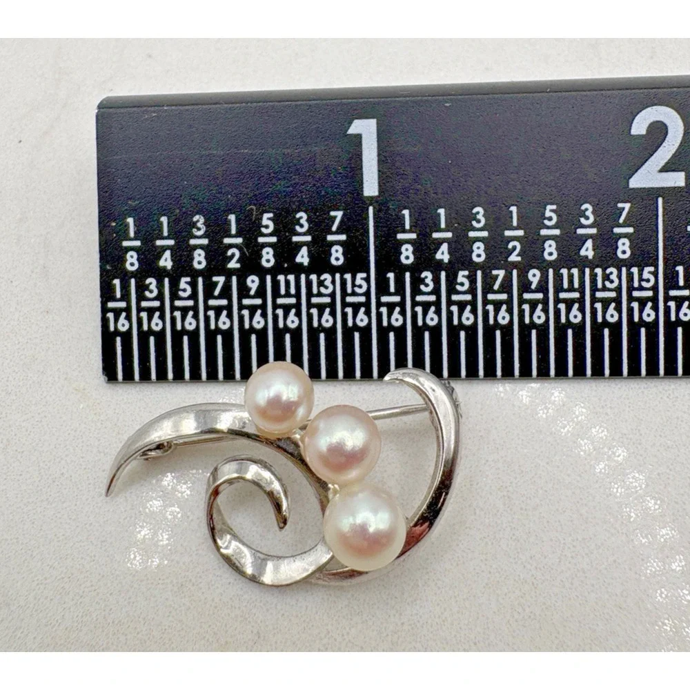 Beautiful Mikimoto Ocean Akoya Pearl Sterling Silver Figural Spray Pin Brooch